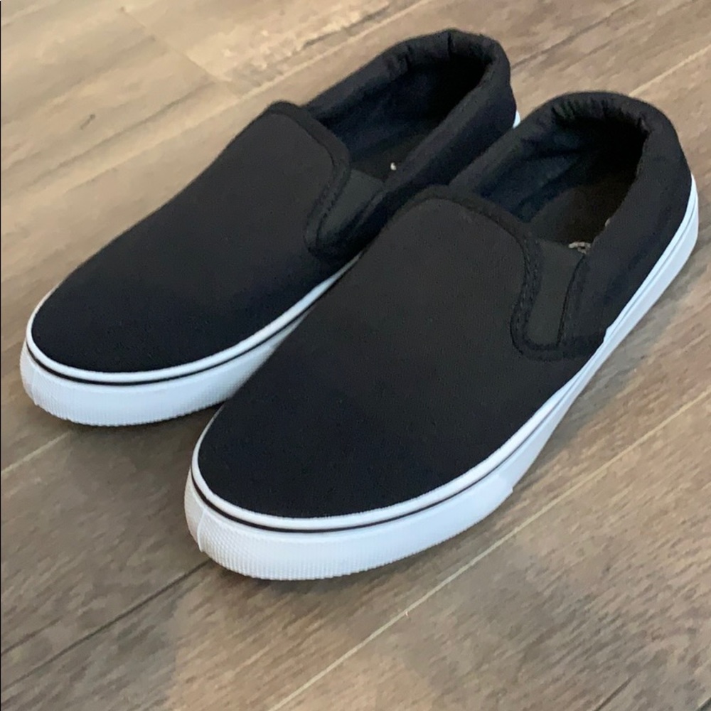 🖤 Black Slip On Shoes 🖤
